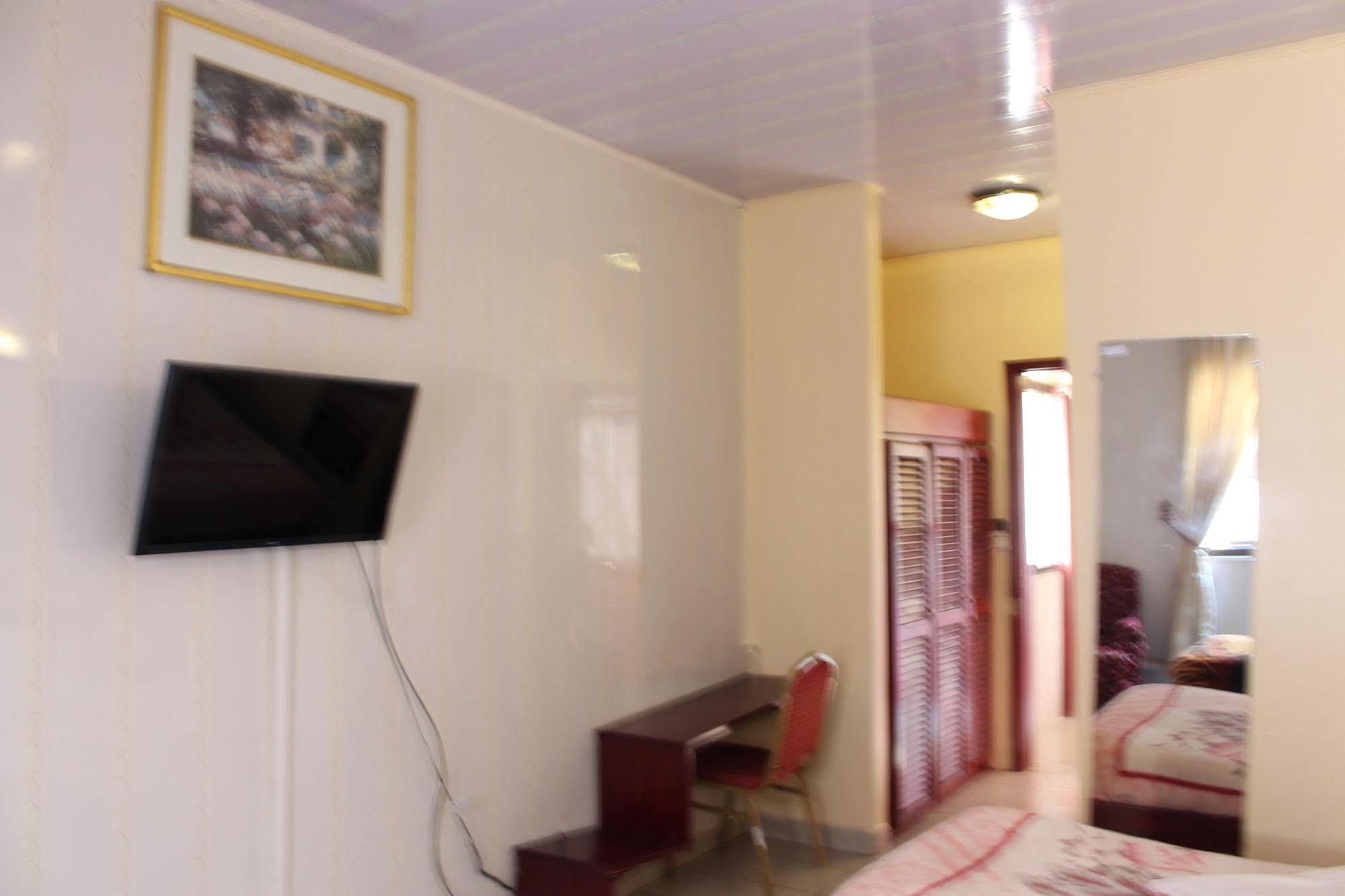 Hotel Santa Lucia Yaoundé Εξωτερικό φωτογραφία